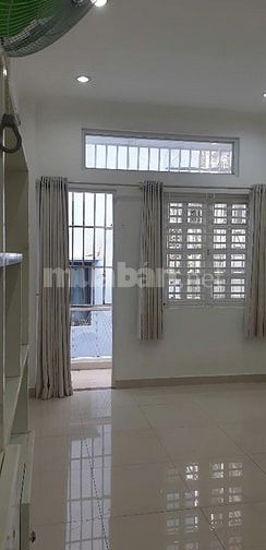 Bán nhà hẻm Nguyễn Thị Minh Khai, Phường 6, Quận 3, 3,6x11m