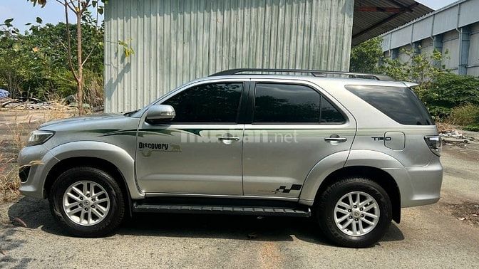 Bán xe Fortuner 2.7V 4 x 2 AT, Màu bạc, sản xuất 2013, máy xăng