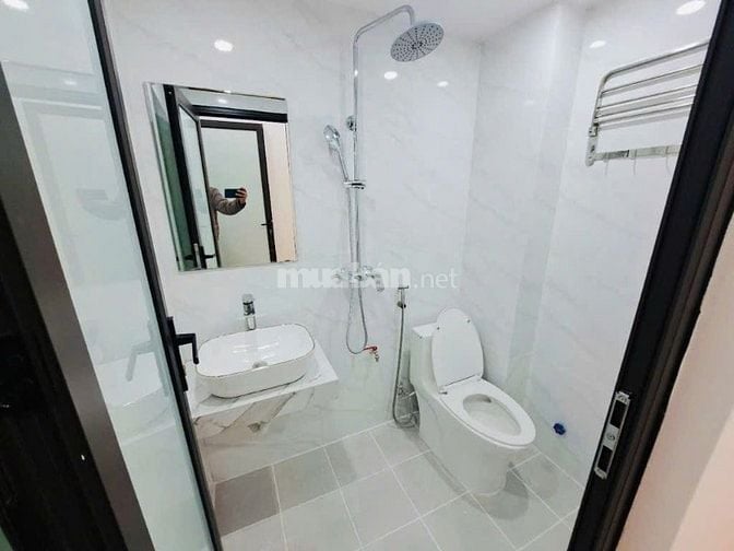 Nhà đẹp 5 tầng, 3PN, Hoàng Mai, 28m², nội thất cao cấp, chỉ 5.56 tỷ