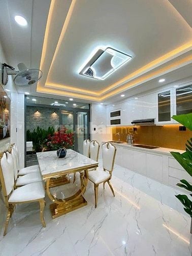 Bán nhà hẻm 8m thông Lê Đức Thọ,P.15, 4 x 18, có thang máy giá 10.5 tỷ