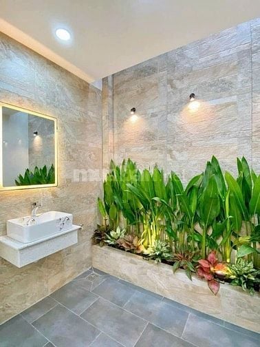 Bán nhà hẻm 8m thông Lê Đức Thọ,P.15, 4 x 18, có thang máy giá 10.5 tỷ