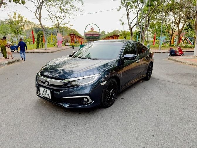 Honda Civic 1,8G Sản xuất 2020 ĐK T1/2021 màu xanh xe cực đẹp 