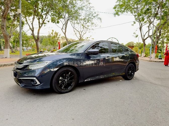 Honda Civic 1,8G Sản xuất 2020 ĐK T1/2021 màu xanh xe cực đẹp 