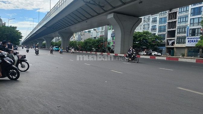 Bán mảnh đất mặt phố Minh Khai. DT 160m2, lô góc, có nhà 3 tầng. MT 6m