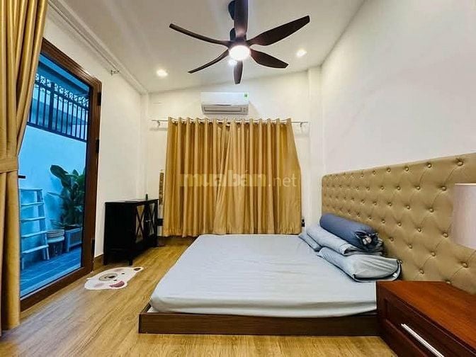 Villa đẹp, hiện đại, sân vườn và hồ bơi tuyệt đẹp p. Thạnh Mỹ Lợi, Q2