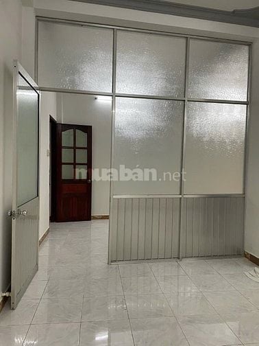 Cho thuê nhà riêng 190 Lò Siêu, 25 triệu/m2, 244m2, 4PN, 6WC