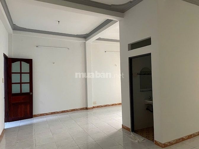 Cho thuê nhà riêng 190 Lò Siêu, 25 triệu/m2, 244m2, 4PN, 6WC