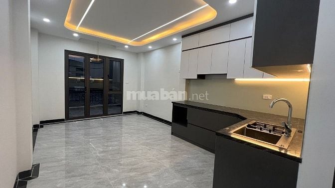 Bán nhà khung bê tông mới xây 6 tầng, diện tích 41 m2, 