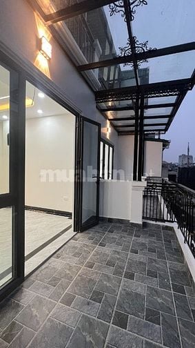 Bán nhà khung bê tông mới xây 6 tầng, diện tích 41 m2, 