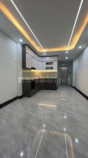 Bán nhà khung bê tông mới xây 6 tầng, diện tích 41 m2, 