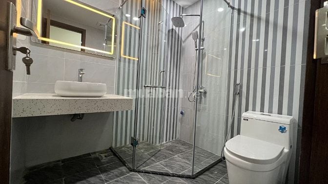 Bán nhà khung bê tông mới xây 6 tầng, diện tích 41 m2, 