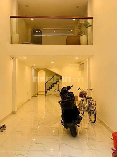 BÁN GẤP NHÀ HXH MỚI Ở NGAY 5 TẦNG 50M2-TẶNG NỘI THẤT DÒNG TIỀN -SHR