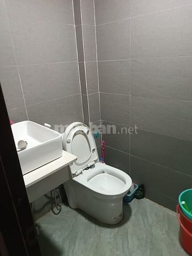 Nhà phố giá rẻ hơn chung cư nhà 3 lầu + sân thượng