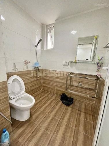 Toà nhà Hoà thạnh tân phú 6*18m 5 tầng thang máy giá 45tr