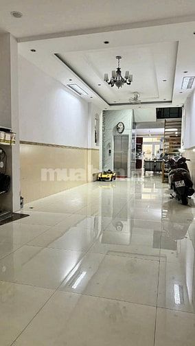 Bán nhà Tên Lửa THANG MÁY 4x25m 4 tầng - ngay công viên - Coopmart BT