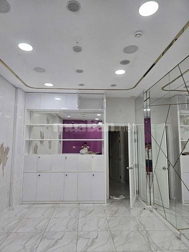 Cho thuê nhà mặt tiền đường 3 Tháng 2, Phường 11, Quận 10, 279m2