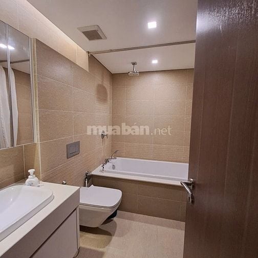 Cho thuê CHCC M2 Vin Metropolis, 3PN 110m2, view VIP, ở ngay, 48tr