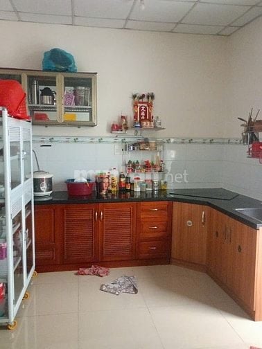 Nhà nguyên căn còn trống 1 phòng 12 m2 cho1 nữ ở ghép,bao điện nước