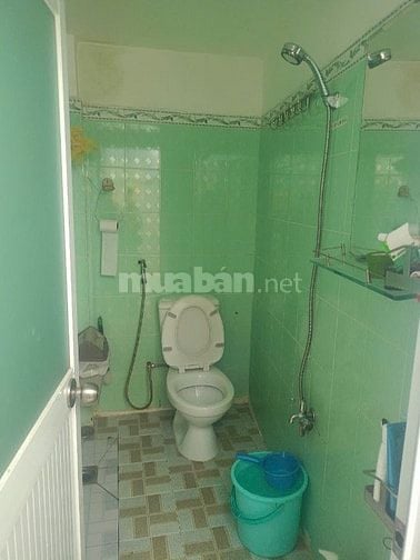 Nhà nguyên căn còn trống 1 phòng 12 m2 cho1 nữ ở ghép,bao điện nước