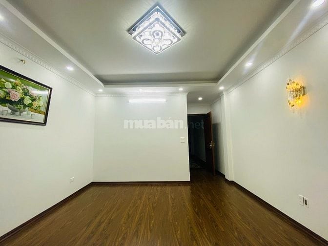 Bán nhà Nguyễn Khánh Toàn-Cầu Giấy 55m2x5t thang máy, giá 12.8 tỷ