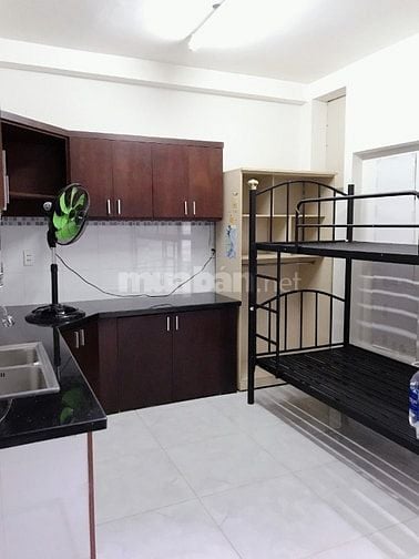 Cho thuê phòng 20m2 ở Quận Bình Thạnh, gần Quận 1