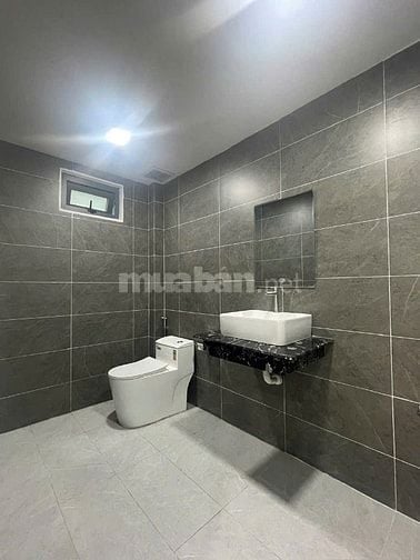 Khan hiếm ít nhà bán đường Lê Thánh Tôn Q1, 80m2, 6 tầng,NHÀ MỚI ĐẸP .