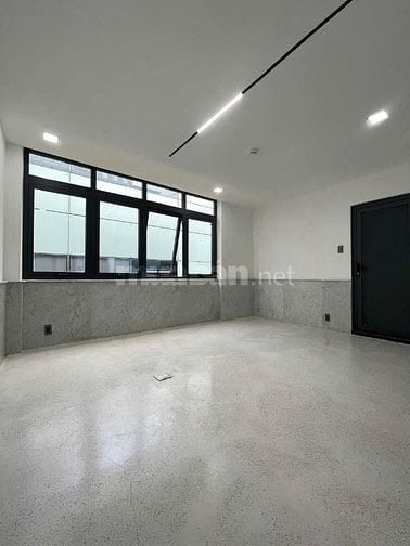 Khan hiếm ít nhà bán đường Lê Thánh Tôn Q1, 80m2, 6 tầng,NHÀ MỚI ĐẸP .