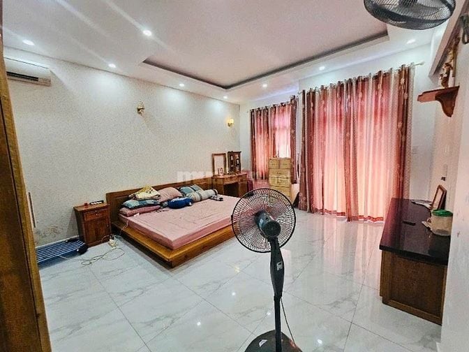 Con Cái Đã Ra Riêng Ở Không Hết Nên Bán 5*20, 4 Tầng 6 Phòng (Shr) 