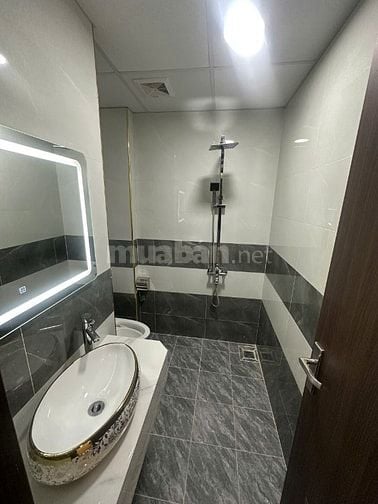 Nhà mới tinh Hoàng Hoa Thám: 50m2, 6 tầng, thang máy, 30tr