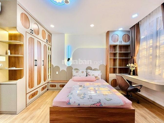 CHỦ NGỢP BÁN NHÀ NGUYỄNKIỆM GẦN SÂN BAY 3LẦU ST FULL NỘI THẤT HƠN 4 TỶ