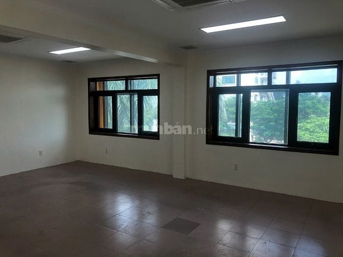 CHO THUÊ tầng 3 TÒA NHÀ 558 Nguyễn Văn Cừ, DT 100m2, GIÁ 200N/m2