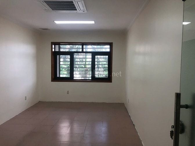 CHO THUÊ tầng 3 TÒA NHÀ 558 Nguyễn Văn Cừ, DT 100m2, GIÁ 200N/m2