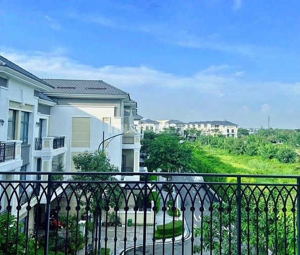 Biệt thự 527.5m2 Verosa Park - 56.9 tỷ - Sổ hồng công chứng ngay