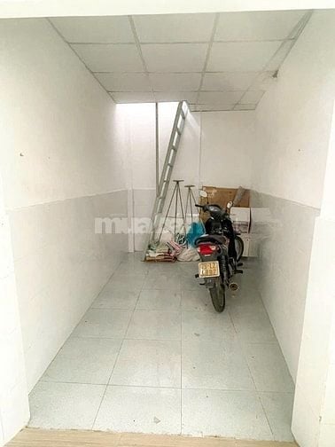 Chỉ 4,5 tỷ sở hữu nhà 2 tầng , 67m2 đất, ngang 7m Quang Trung GV