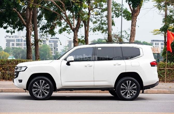 🅰️ TOYOTA LANDCRUISER LC300▪️[ Date 2021 / 34.000km ] xe hoàn hảo