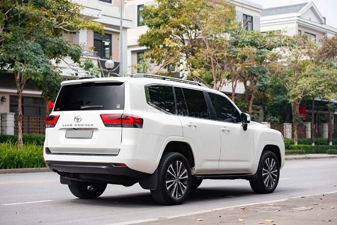 🅰️ TOYOTA LANDCRUISER LC300▪️[ Date 2021 / 34.000km ] xe hoàn hảo