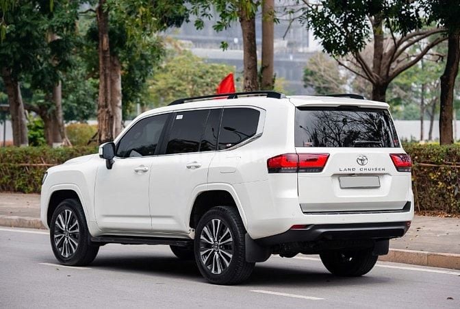 🅰️ TOYOTA LANDCRUISER LC300▪️[ Date 2021 / 34.000km ] xe hoàn hảo