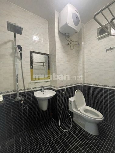 NHÀ SIÊU VIP HOÀNG QUỐC VIỆT - 6 TẦNG - OTO ĐỖ - MẶT TIỀN 5.2M - 33M2