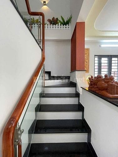 Phước Long A Quận 9-Căn Góc 2 Mặt Tiền-90M2-HXH-Giá Chỉ Còn 4,6 Tỷ TL