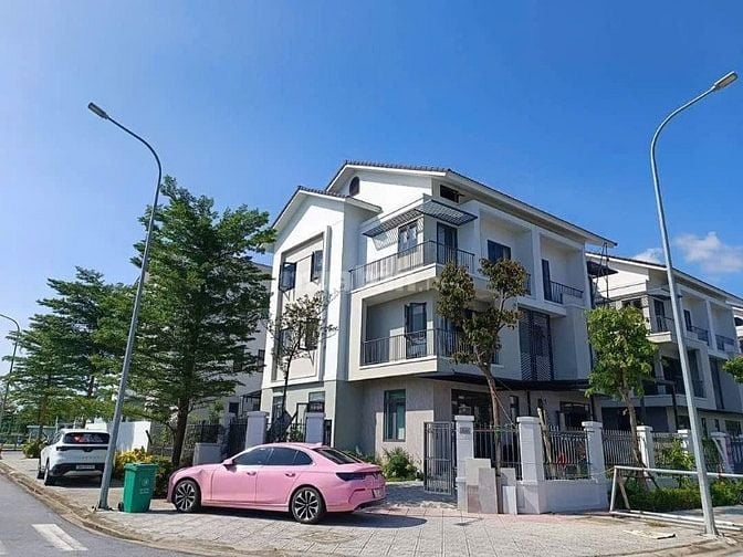 Biệt thự 180m2 Park View hơn 10 tỷ,cách cầu Vĩnh Tuy 12 km giá gốc CDT