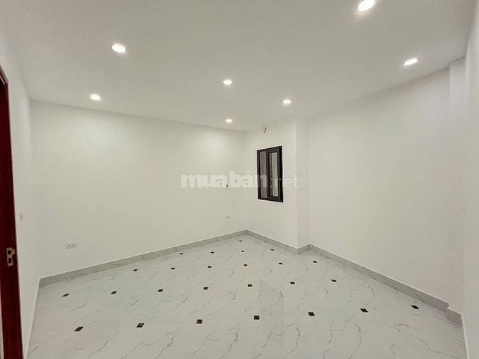 Bán nhà Hoàng Mai - Đền Lừ 50m2- 5 tầng - thang máy - kinh doanh