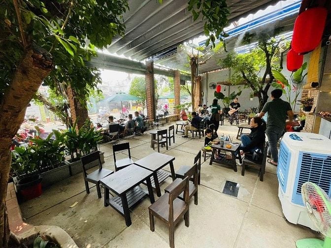 "MILK AND COFFEE HOUSE "CẦN GẤP 2 BẠN PHỤ QUÁN  