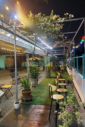 Sang quán cafe sân vườn siêu rộng view đường tàu rất chill , Linh Đông