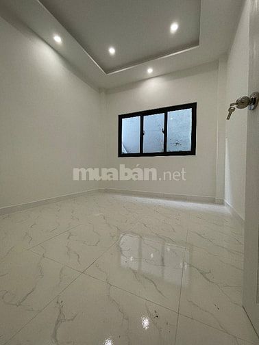 Hẻm 8m xe hơi,dể kinh doanh mua bán,sát chợ,dân trí cao,sát quận 1