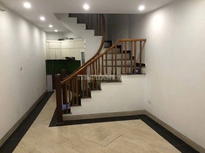 Cho thuê nhà nguyên căn 5 tầng ngõ 8 Lê Quang Đạo 35m2 x5 tầng,