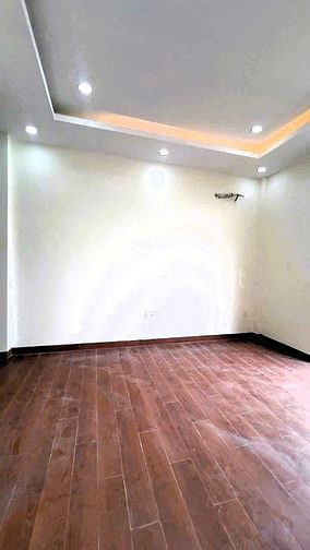 Bán nhà mới keng đối diện Vạn Phúc City, hẻm 5m, xe hơi vào tận nhà