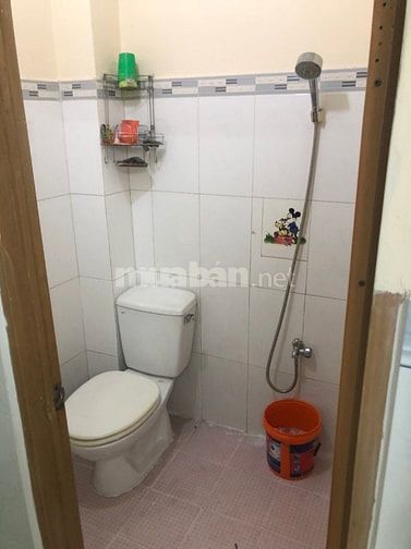 Cho thuê nhà nguyên căn CMT8 Q3 40m², hẻm thông 3m đối diện chợ Hòa Hư