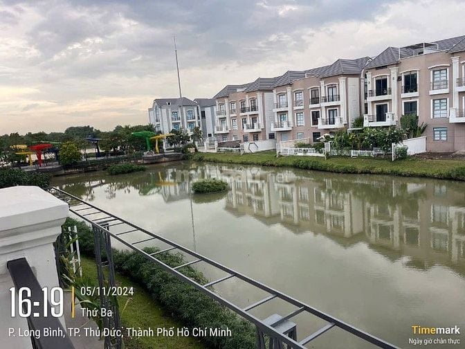 cho thuê biệt thự sen súng view hồ đẹp, thoáng mát