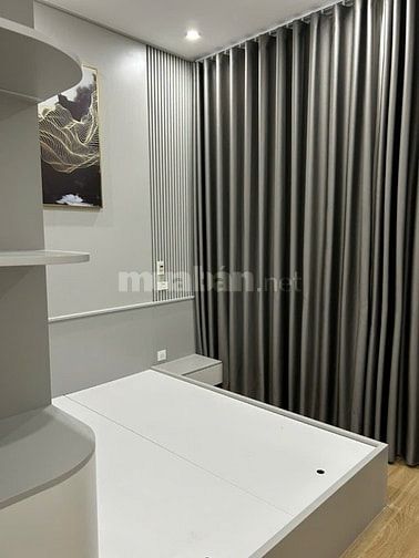 Cho thuê nhà nguyên căn ngõ 318 Đê La Thành, 40m2x 4 tầng 