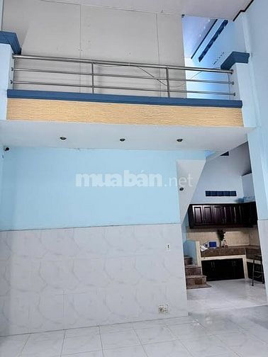  3,95 tỷ nhà 64 mét đất 8x8 2 tầng , giá quá bèo SHR bao khu hiện hữ